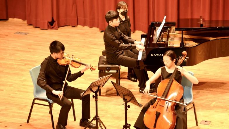 110學年度臺北市學生音樂比賽-榮獲國中團體B組非音樂班-室內樂合奏-鋼琴三重奏-優等第一名