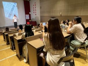 楊元慶老師(4/30)   不是要當最厲害的 而是成為無法取代